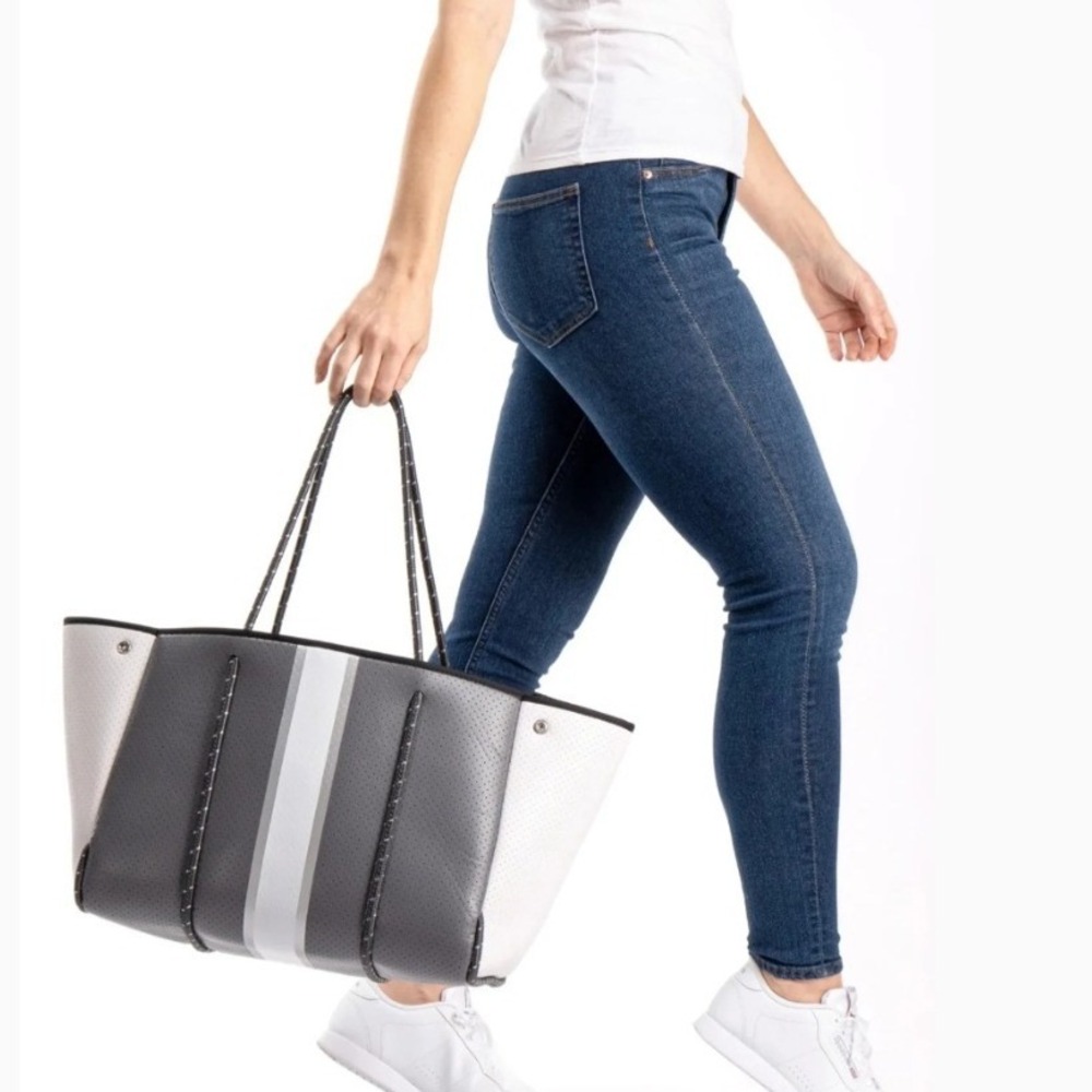 Haute Shore Greyson Femme Large Grey White Silver Tote NWT‎